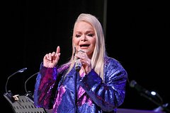 Лариса Долина споет на корпоративе с банкирами